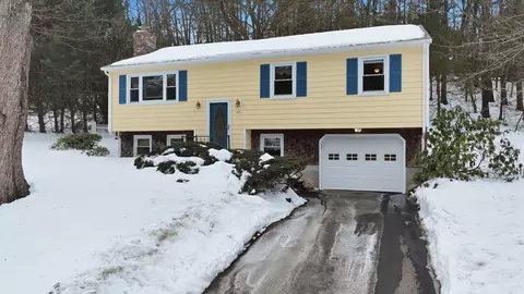 65 Old Farm Rd, Westfield, MA 01085