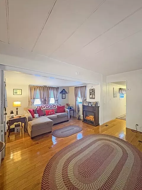 9 King Dr, Wareham, MA 02576 photo 3