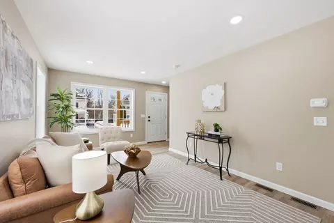 Living - 43-45 Leyfred Ter, Springfield, MA 01108 photo 3 of 8