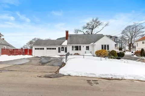 15 Nichols Ave, Lynn, MA 01902