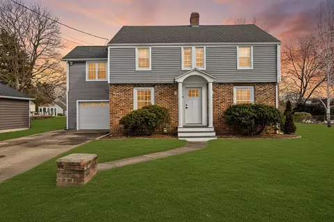 16 Squawfield Rd, Westfield, MA 01085