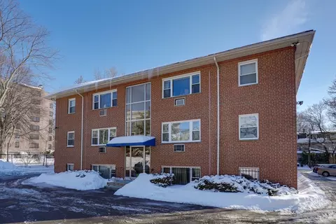 11 Cogswell Ave #15, Cambridge, MA 02140