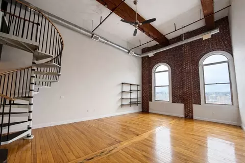 10 Kearney Sq #407, Lowell, MA 01852