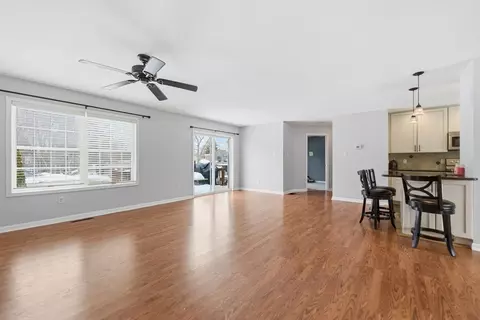18 Devlin Dr, Chicopee, MA 01020 photo 5