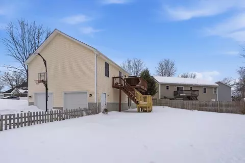 18 Devlin Dr, Chicopee, MA 01020 photo 38