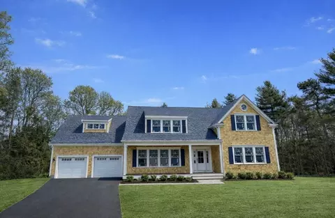 15 Oak Ave, Cataumet, MA 02534