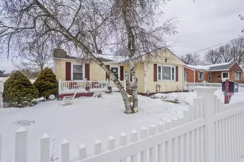 1730 Carew St, Springfield, MA 01104