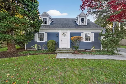 79 Bayberry Ln, Barnstable, MA 02630