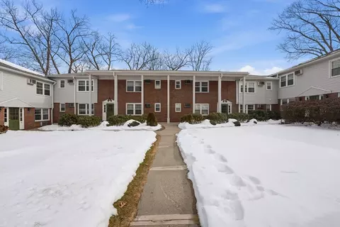 80 Brush Hill Ave #61, West Springfield, MA 01089