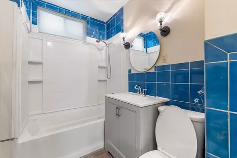 Bath - 189-191 Northampton Ave, Springfield, MA 01109 photo 2 of 4