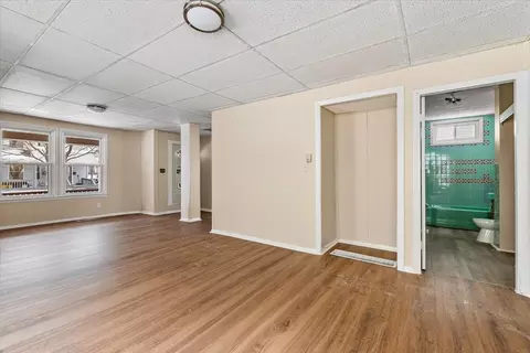 Living - 189-191 Northampton Ave, Springfield, MA 01109 photo 1 of 8
