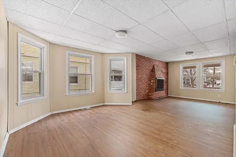 Living - 189-191 Northampton Ave, Springfield, MA 01109 photo 3 of 8