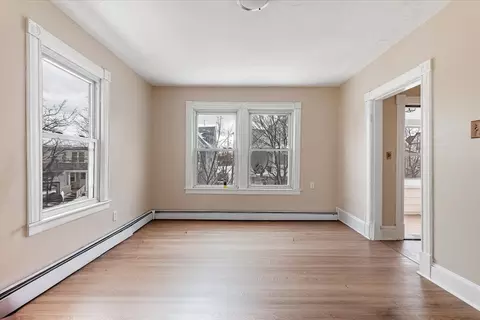 Living - 189-191 Northampton Ave, Springfield, MA 01109 photo 7 of 8