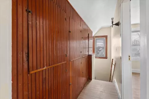 Entry Way - 189-191 Northampton Ave, Springfield, MA 01109 photo 3 of 8