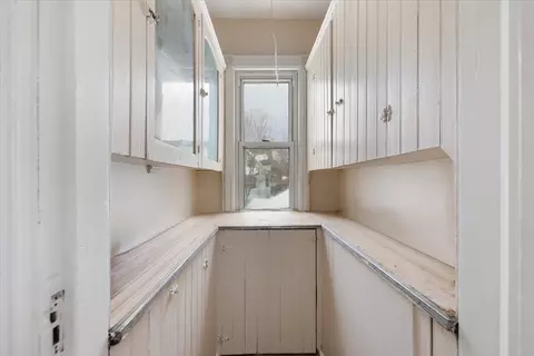 Entry Way - 189-191 Northampton Ave, Springfield, MA 01109 photo 5 of 8