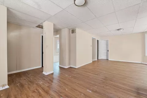 Living - 189-191 Northampton Ave, Springfield, MA 01109 photo 4 of 8