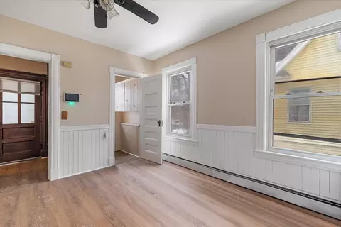 Entry Way - 189-191 Northampton Ave, Springfield, MA 01109 photo 6 of 8