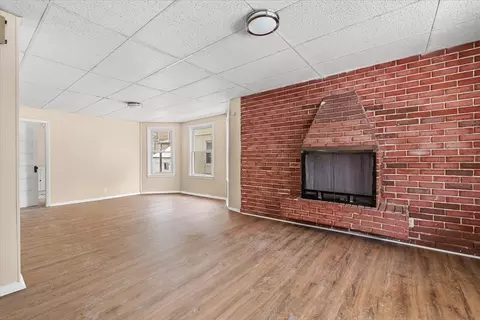Living - 189-191 Northampton Ave, Springfield, MA 01109 photo 2 of 8