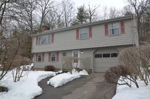 11 Ludlow Ave, Wakefield, MA 01880