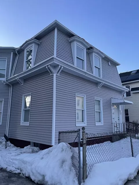 12 Winslow St, Worcester, MA 01609