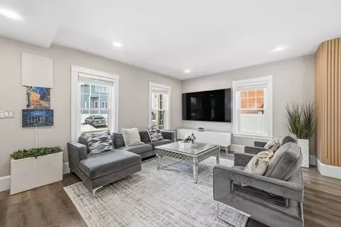 13 Leyden St, Medford, MA 02155