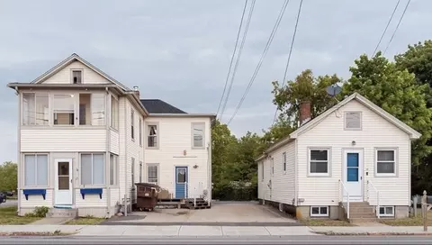 12 Hartford Ave E, Uxbridge, MA 01569