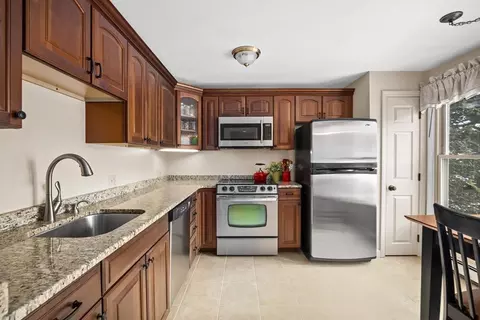 7 Fieldstone Dr #7, Upton, MA 01568 photo 8