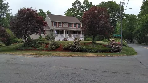 2 Shelter Rdg, Leicester, MA 01524