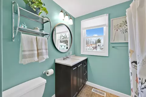 Bath - 23 Fairway Dr, Springfield, MA 01108 photo 1 of 1