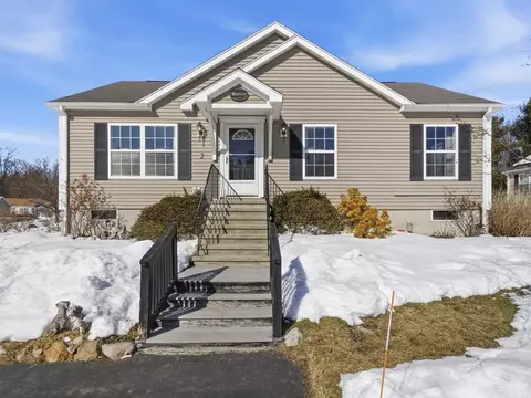 2 Mountain Ash Rd #2, East Bridgewater, MA 02333