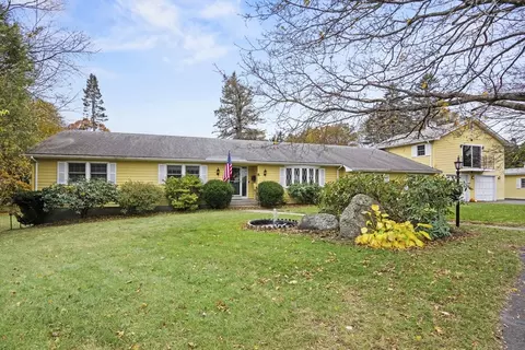 8 Hunter Cir, Shrewsbury, MA 01545
