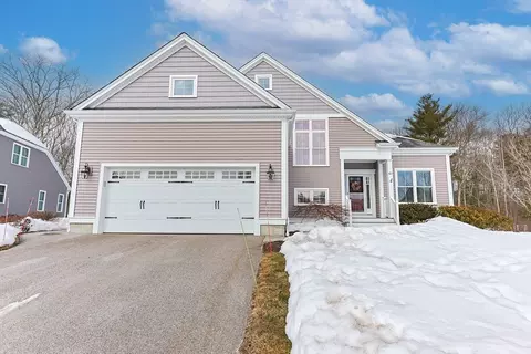 63 Rockwood Ln #63, Upton, MA 01568