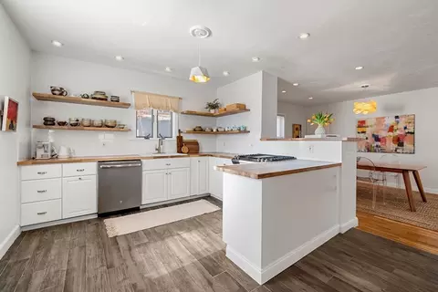11 Hamilton St, Dorchester, MA 02125