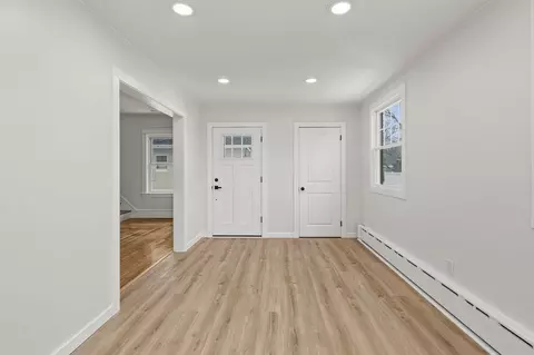 295 Newbury St, Fall River, MA 02720 photo 6