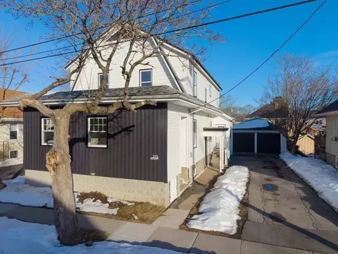 295 Newbury St, Fall River, MA 02720 photo 2