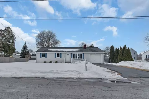 11 Hawthorne Dr, Seekonk, MA 02771