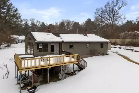 107 Baldwin Dr, Hampden, MA 01036