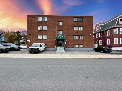 33 Cary Ave #11, Chelsea, MA 02150