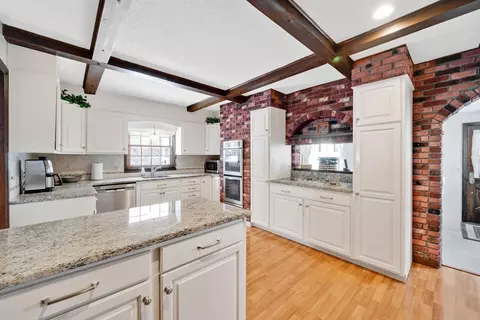 46 Eckington St, Springfield, MA 01108 photo 13