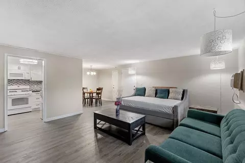 295 Pawtucket Blvd #7, Lowell, MA 01854
