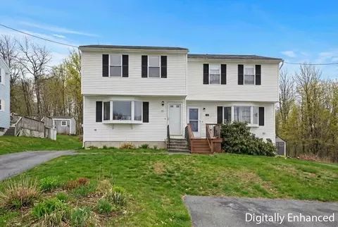 20 Bolton St, Worcester, MA 01604