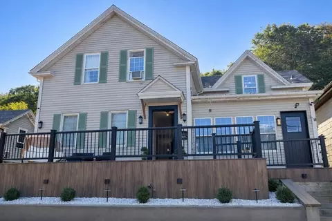 109 Oak St, Clinton, MA 01510