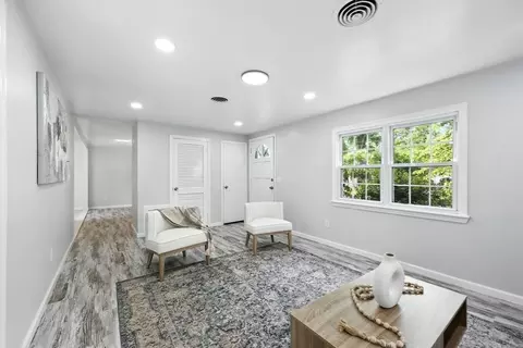 73 Timber Ln, Springfield, MA 01119 photo 8