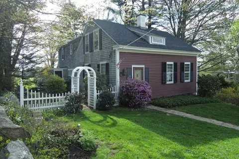 17 S Main St, Petersham, MA 01366