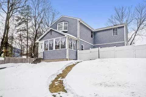 8 Putnam St, Springfield, MA 01109