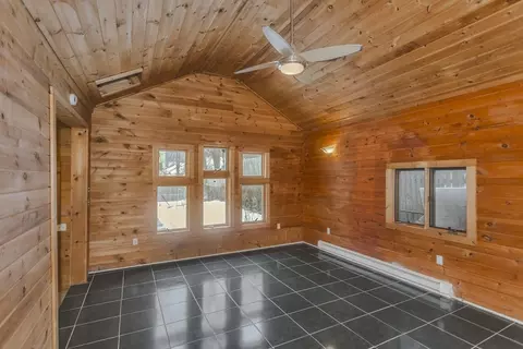 Living - 8 Putnam St, Springfield, MA 01109 photo 8 of 8