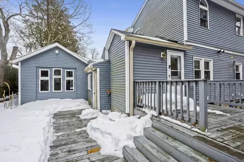 Exterior - 8 Putnam St, Springfield, MA 01109 photo 7 of 8