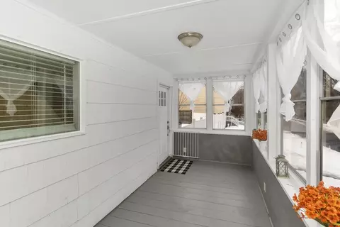 Exterior - 8 Putnam St, Springfield, MA 01109 photo 5 of 8