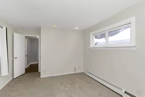 Bedroom - 8 Putnam St, Springfield, MA 01109 photo 4 of 5