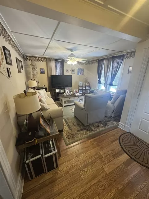 158 Bowles St, Springfield, MA 01109 photo 9